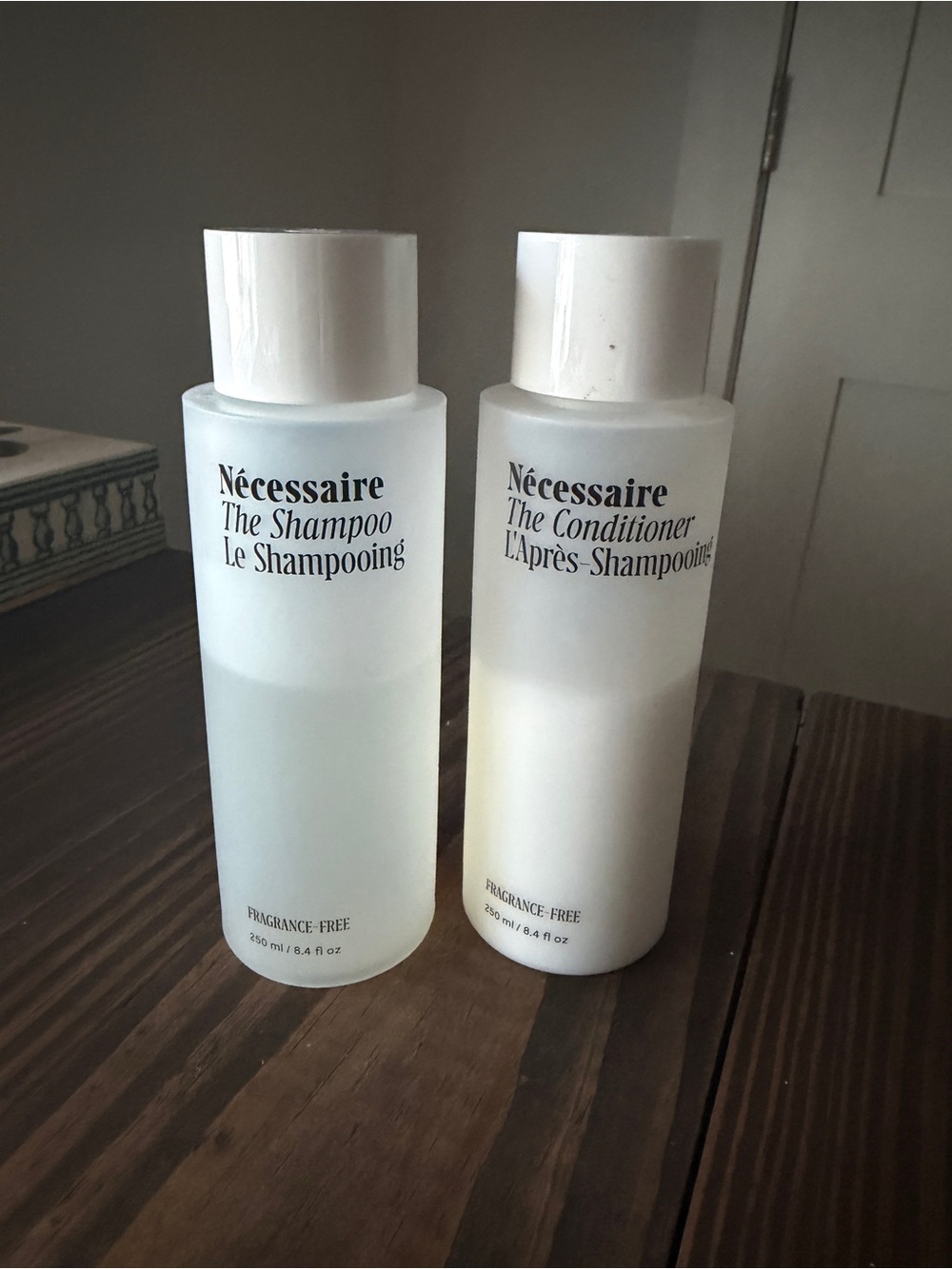 Necessaire Shampoo & Conditioner